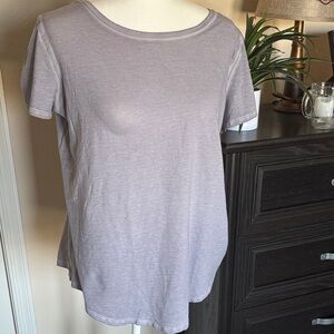 Lululemon logo’d Casual Gray Women's T-Shirt. SZ L-XL